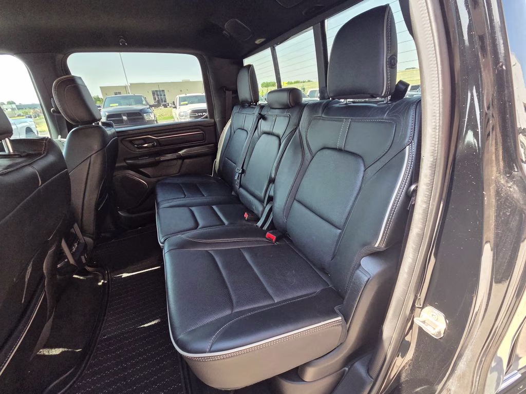 2023 Diamond Black Crystal Pearlcoat Ram 1500 Limited 4X4 Truck