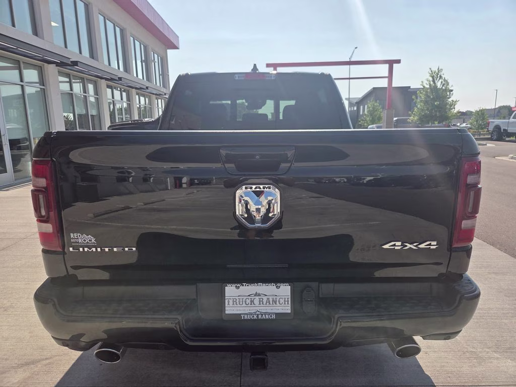 2023 Diamond Black Crystal Pearlcoat Ram 1500 Limited 4X4 Truck