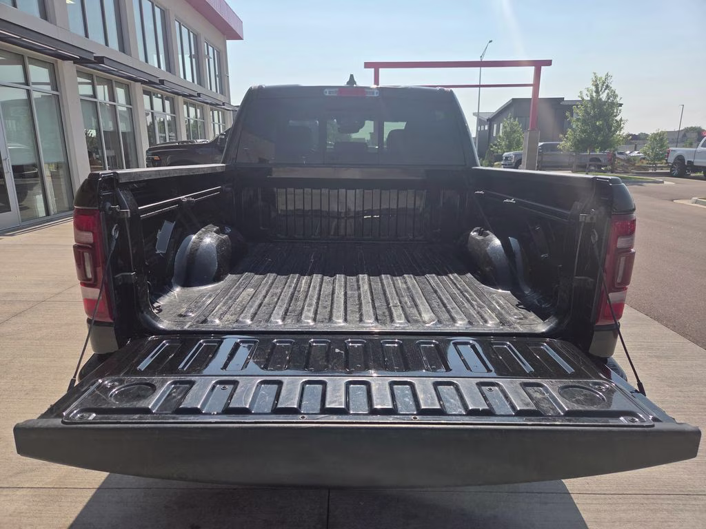 2023 Diamond Black Crystal Pearlcoat Ram 1500 Limited 4X4 Truck