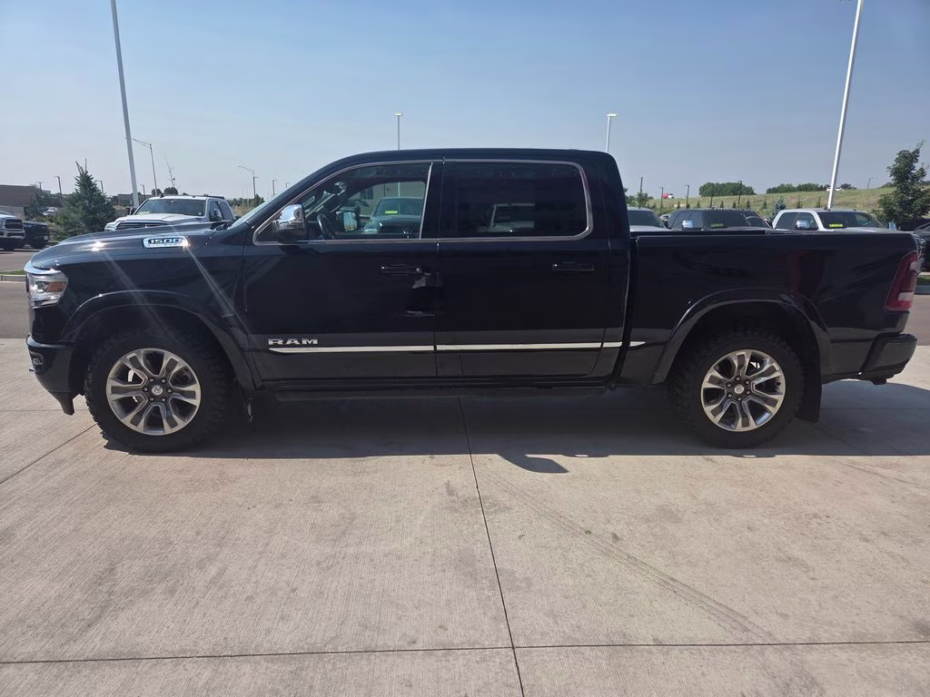2023 Diamond Black Crystal Pearlcoat Ram 1500 Limited 4X4 Truck
