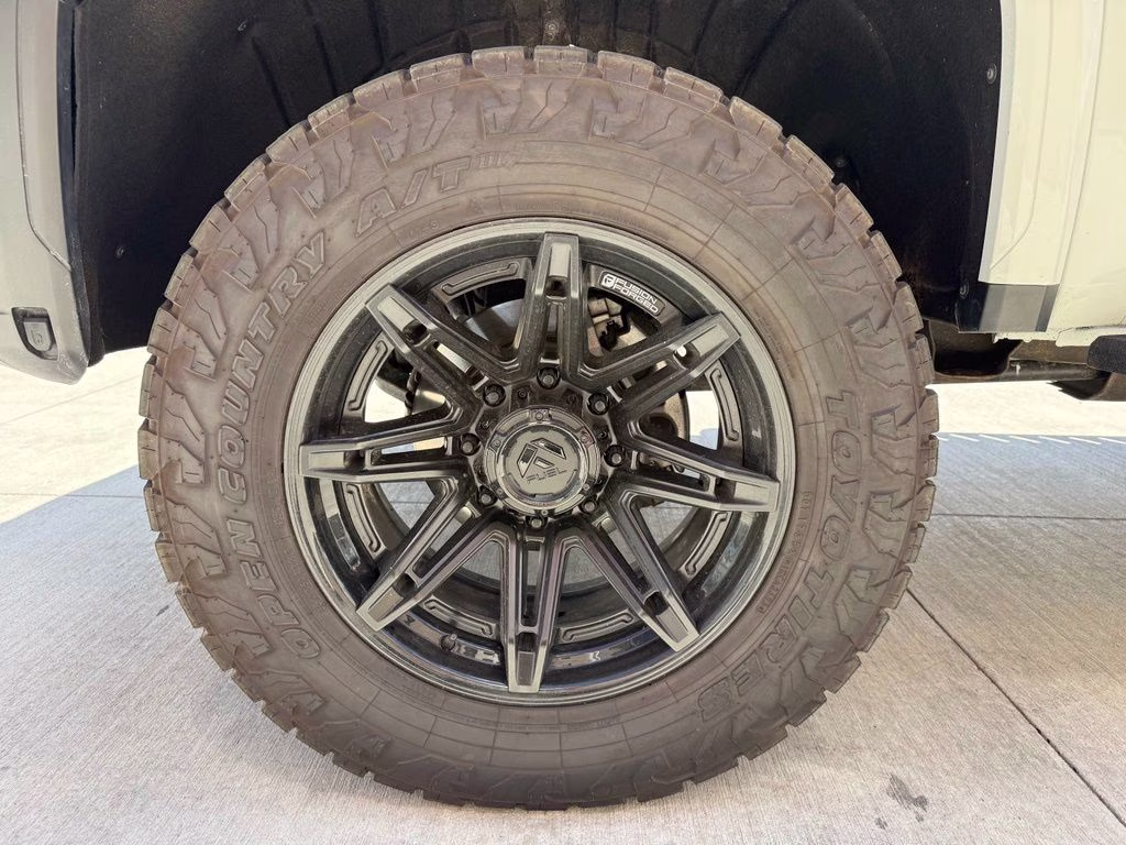 2025 Summit White GMC Sierra 3500HD AT4 4X4 Truck