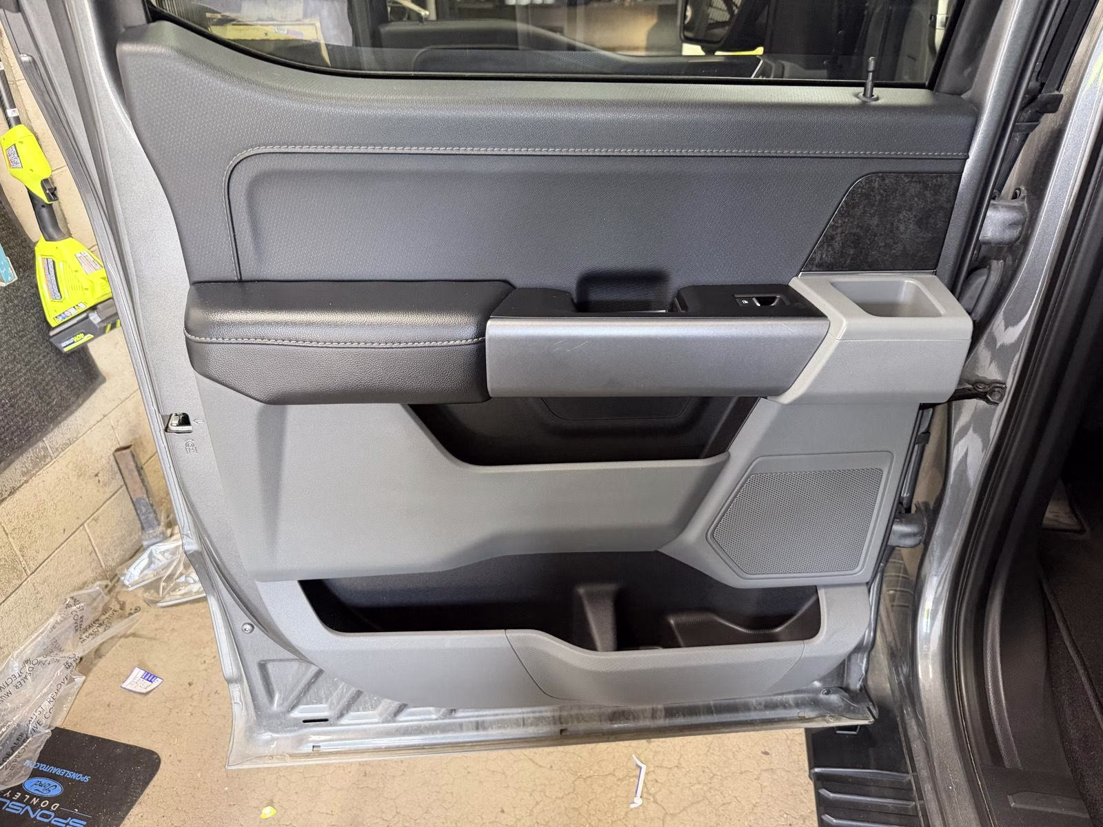 2023 Carbonized Gray Metallic Ford F-150 XLT 4X4 Truck