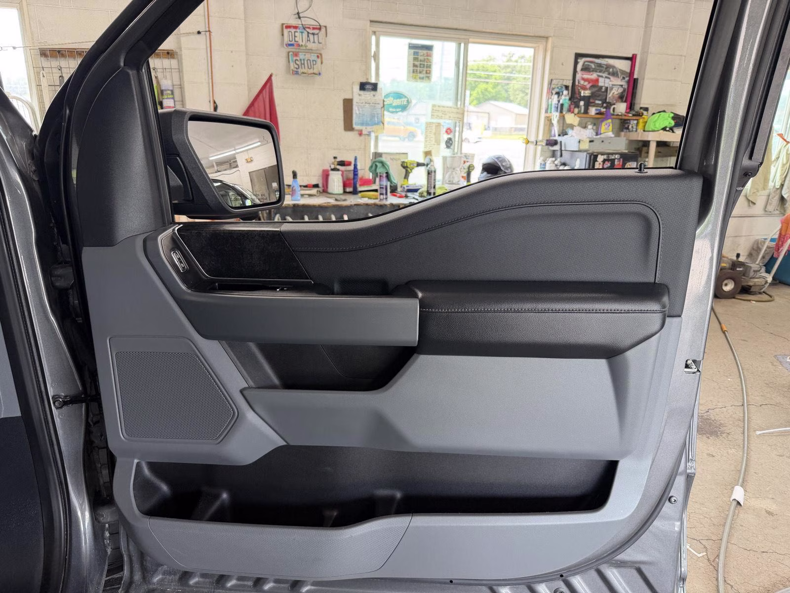 2023 Carbonized Gray Metallic Ford F-150 XLT 4X4 Truck