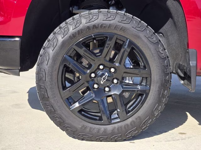 2025 Radiant Red Tintcoat Chevrolet Silverado 1500 LT Trail Boss 4X4 Truck