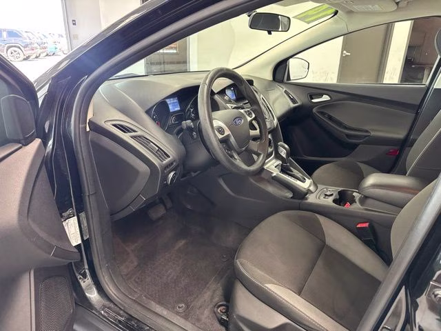 2014 Tuxedo Black Metallic Ford Focus SE FWD Sedan