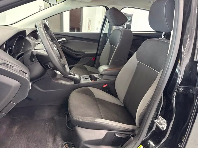 2014 Tuxedo Black Metallic Ford Focus SE FWD Sedan