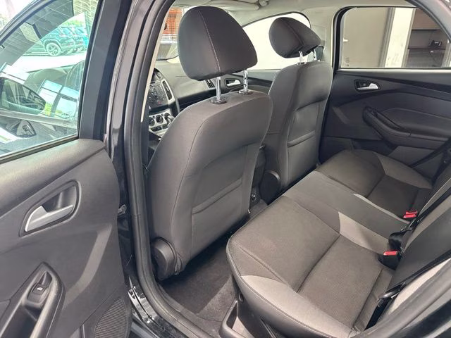 2014 Tuxedo Black Metallic Ford Focus SE FWD Sedan