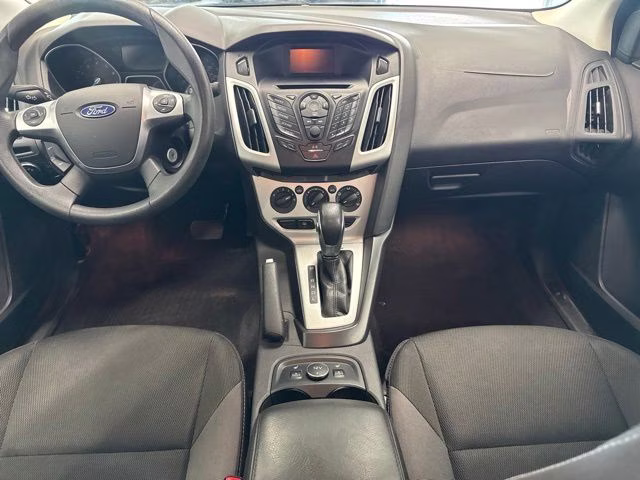 2014 Tuxedo Black Metallic Ford Focus SE FWD Sedan