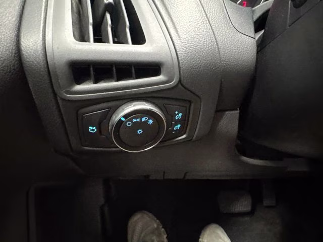 2014 Tuxedo Black Metallic Ford Focus SE FWD Sedan