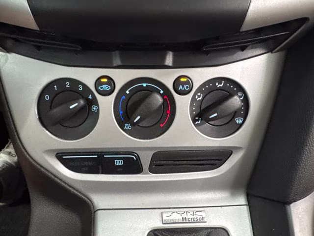 2014 Tuxedo Black Metallic Ford Focus SE FWD Sedan