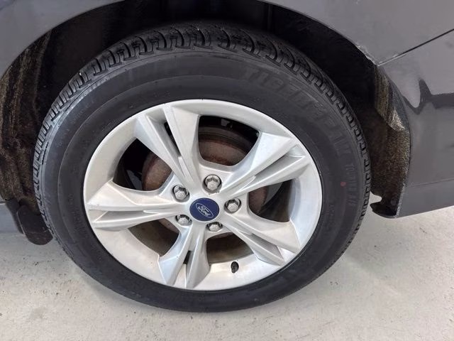 2014 Tuxedo Black Metallic Ford Focus SE FWD Sedan