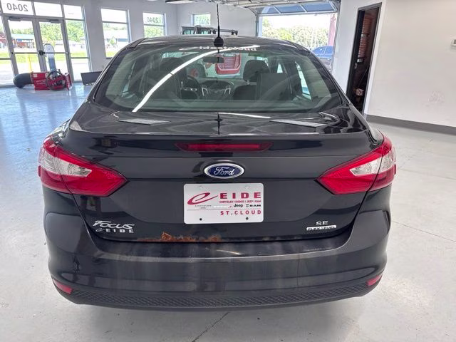 2014 Tuxedo Black Metallic Ford Focus SE FWD Sedan