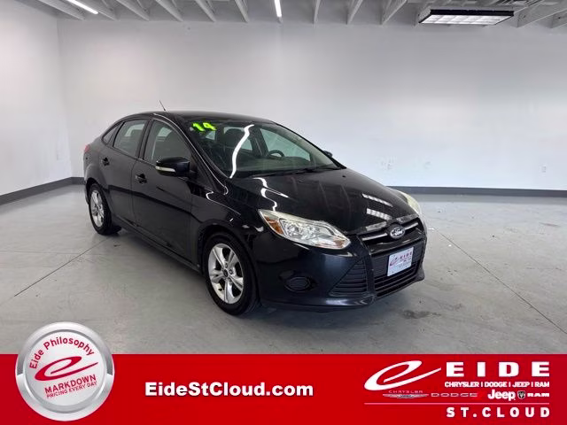 2014 Tuxedo Black Metallic Ford Focus SE FWD Sedan