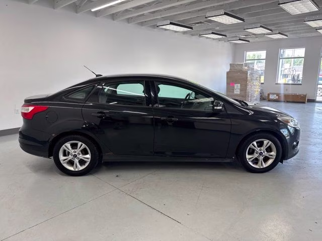2014 Tuxedo Black Metallic Ford Focus SE FWD Sedan