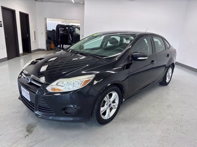 2014 Tuxedo Black Metallic Ford Focus SE FWD Sedan
