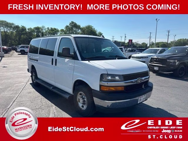 2017 Chevrolet Express 3500 LS's photo