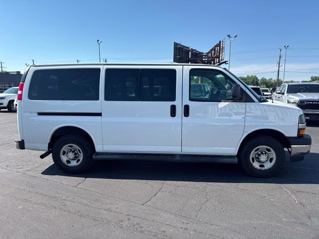 2017 Summit White Chevrolet Express 3500 LT RWD Van