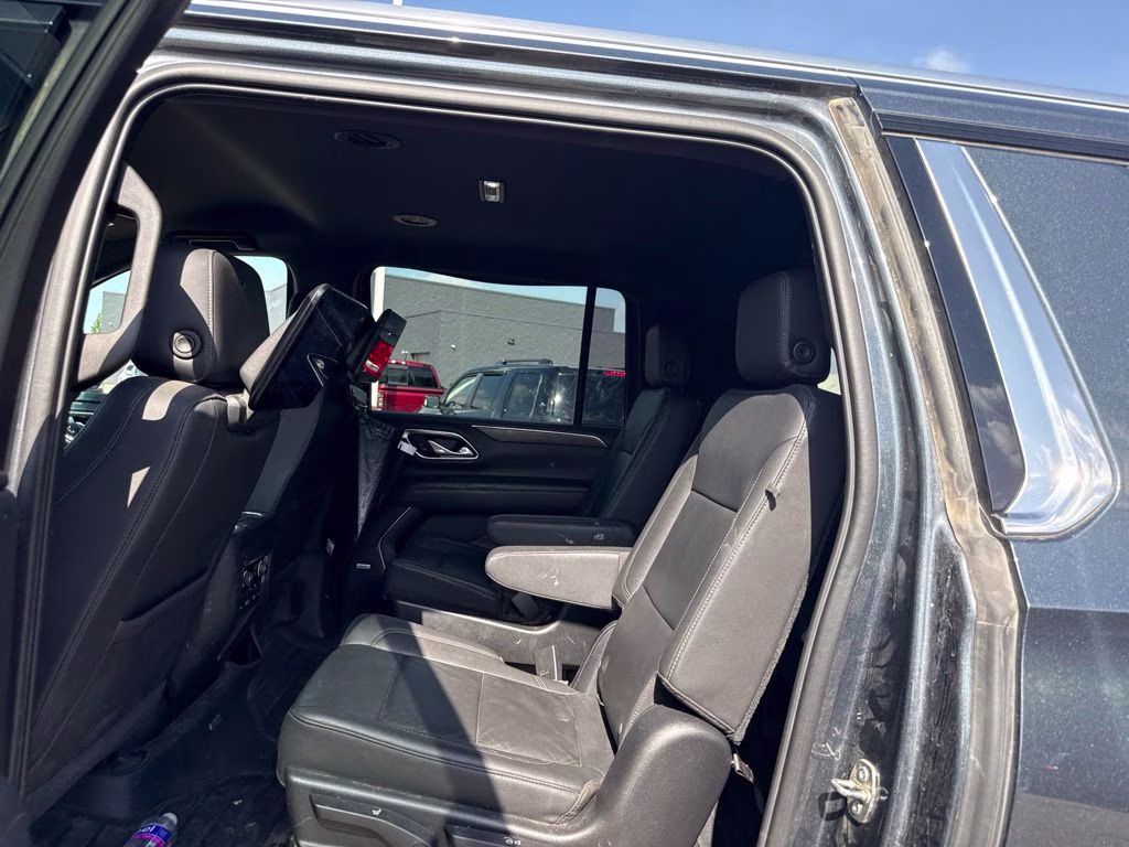 2021 Shadow Gray Metallic Chevrolet Suburban LT 4X4 SUV