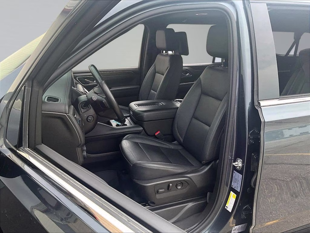 2021 Shadow Gray Metallic Chevrolet Suburban LT 4X4 SUV