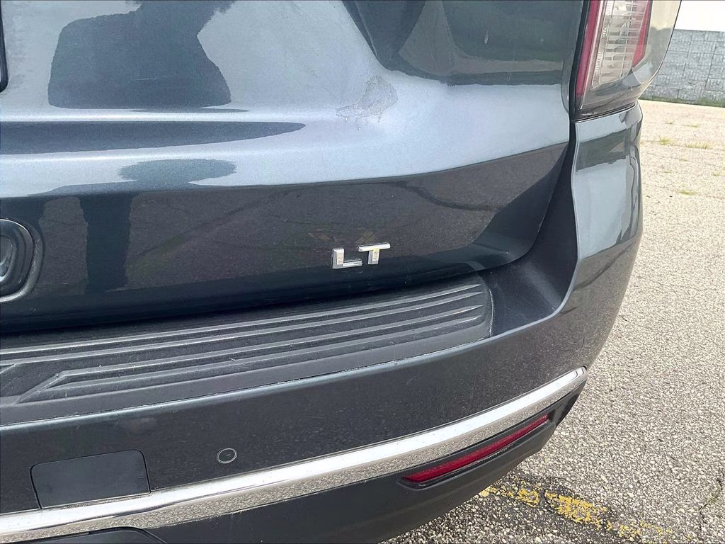 2021 Shadow Gray Metallic Chevrolet Suburban LT 4X4 SUV