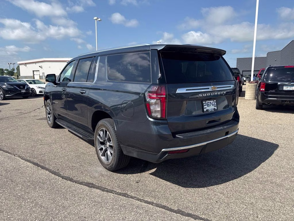 2021 Shadow Gray Metallic Chevrolet Suburban LT 4X4 SUV