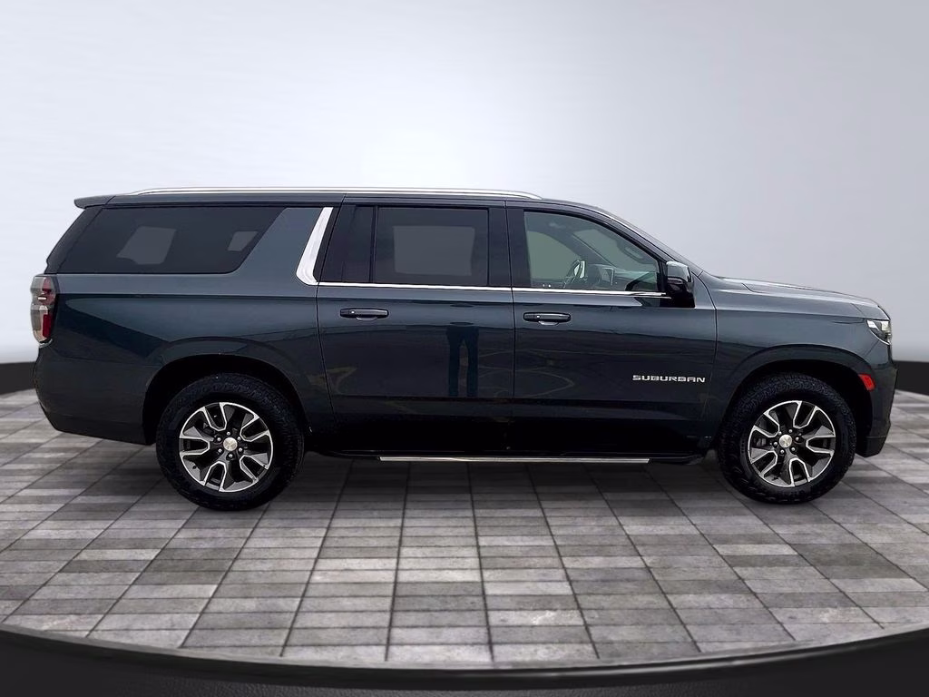 2021 Shadow Gray Metallic Chevrolet Suburban LT 4X4 SUV