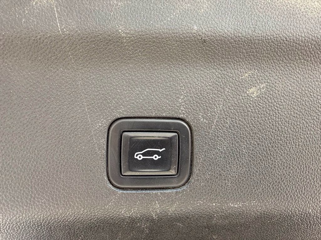 2021 Shadow Gray Metallic Chevrolet Suburban LT 4X4 SUV