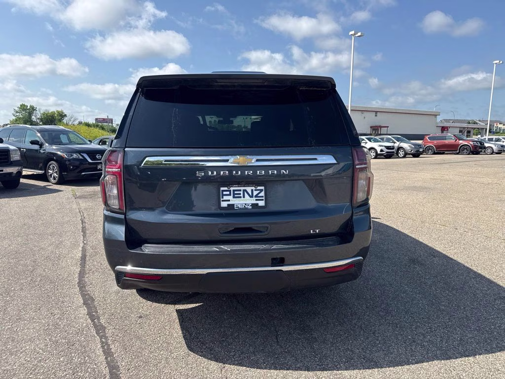 2021 Shadow Gray Metallic Chevrolet Suburban LT 4X4 SUV