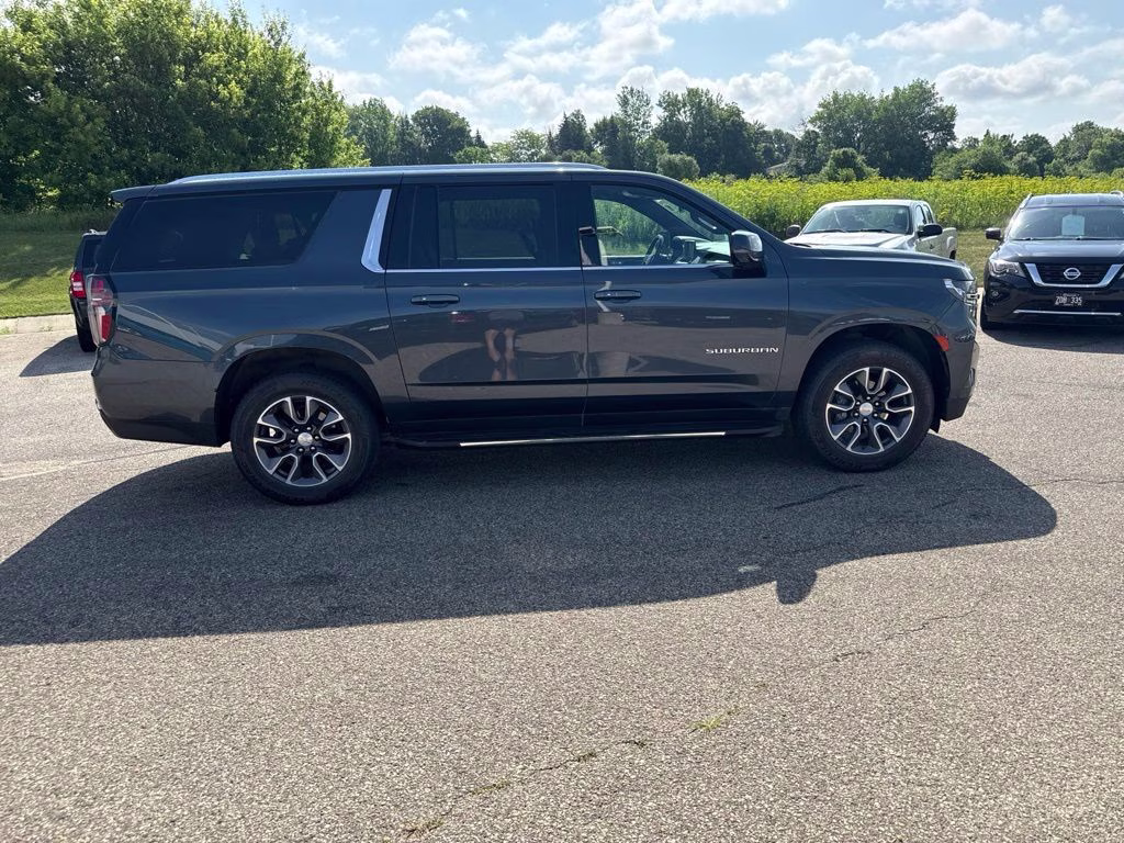 2021 Shadow Gray Metallic Chevrolet Suburban LT 4X4 SUV