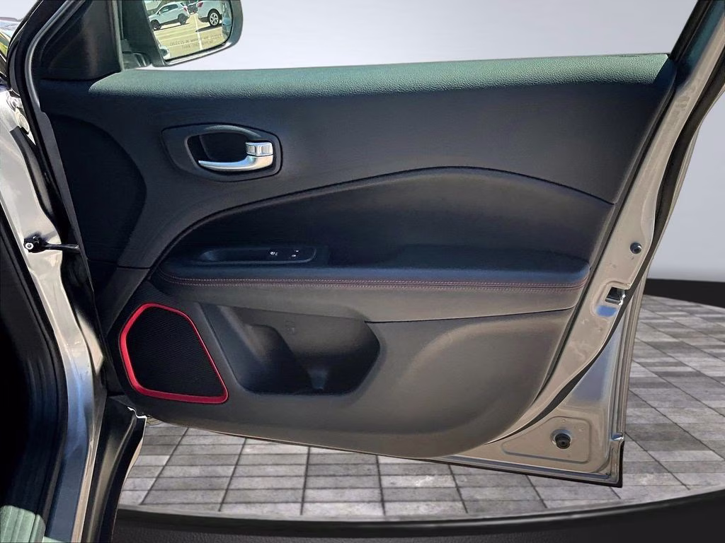 2019 Billet Silver Metallic Clearcoat Jeep Compass Trailhawk 4X4 SUV