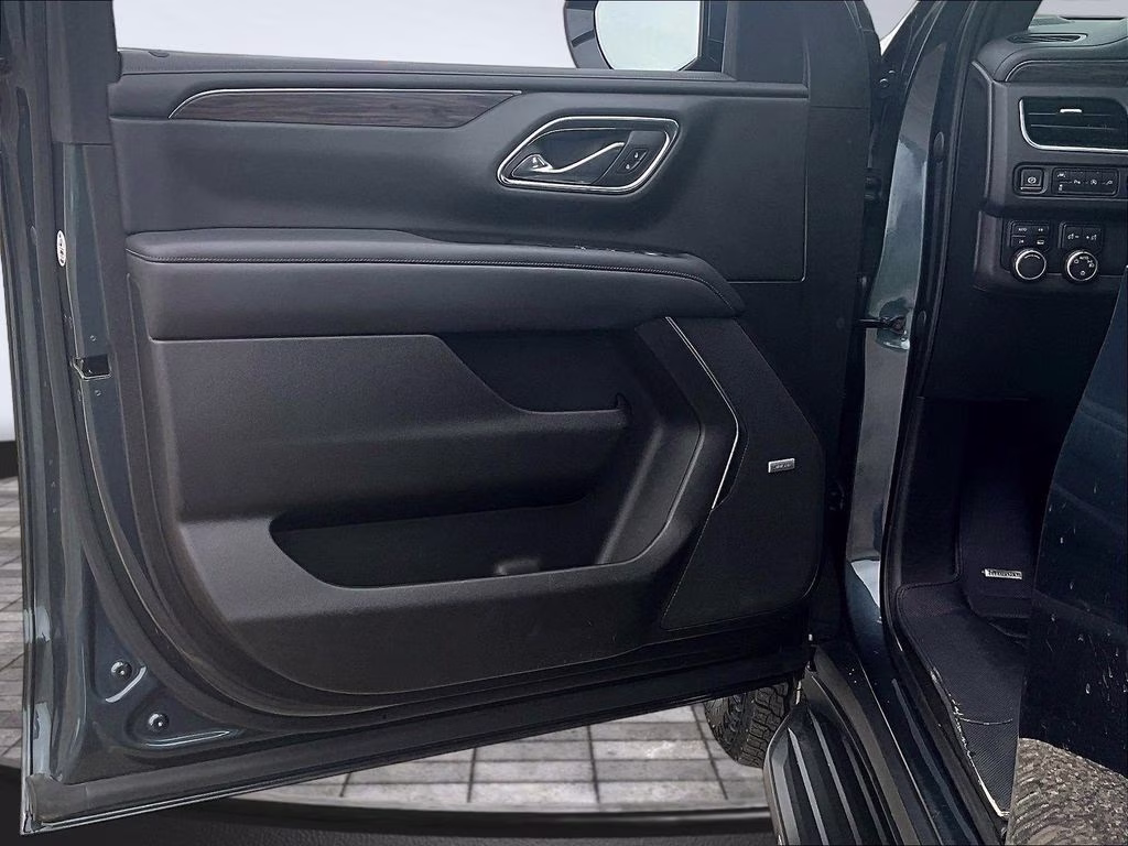2021 Shadow Gray Metallic Chevrolet Suburban LT 4X4 SUV