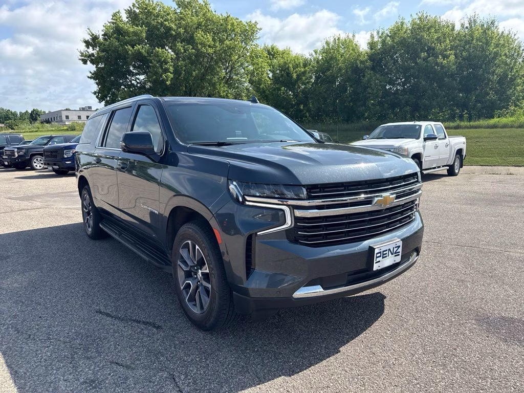 2021 Shadow Gray Metallic Chevrolet Suburban LT 4X4 SUV