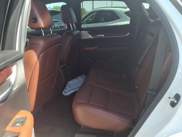 2021 Crystal White Tricoat Cadillac XT5 Premium Luxury FWD SUV