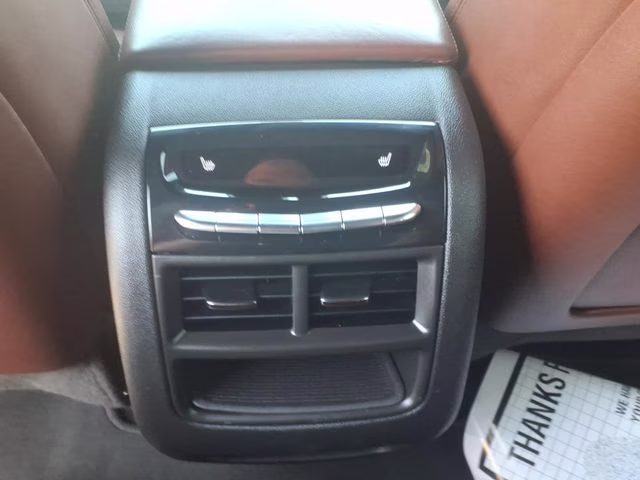 2021 Crystal White Tricoat Cadillac XT5 Premium Luxury FWD SUV