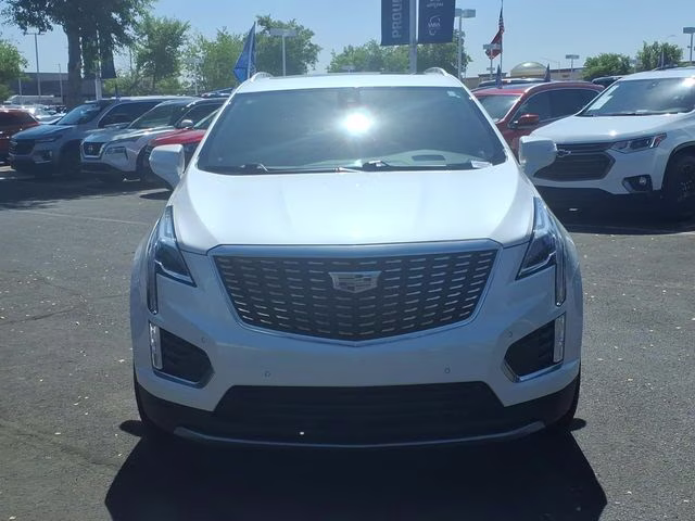 2021 Crystal White Tricoat Cadillac XT5 Premium Luxury FWD SUV