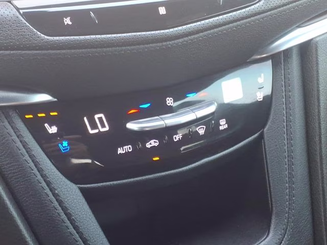 2021 Crystal White Tricoat Cadillac XT5 Premium Luxury FWD SUV