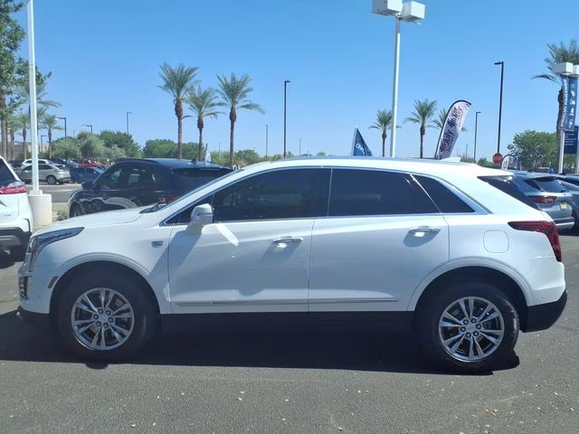 2021 Crystal White Tricoat Cadillac XT5 Premium Luxury FWD SUV