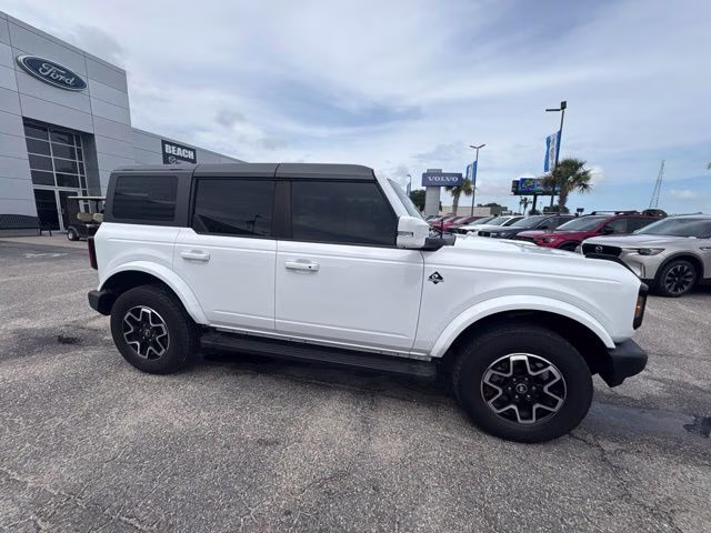 2024 Oxford White Ford Bronco Outer Banks 4X4 SUV