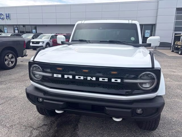 2024 Oxford White Ford Bronco Outer Banks 4X4 SUV