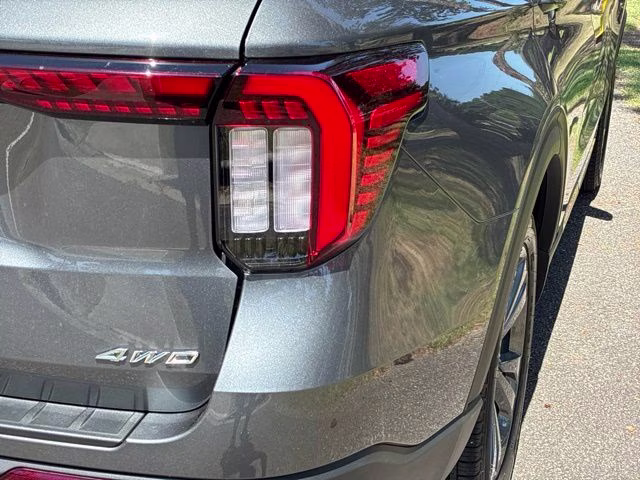 2026 Gray Metallic Ford Explorer Active 4X4 SUV