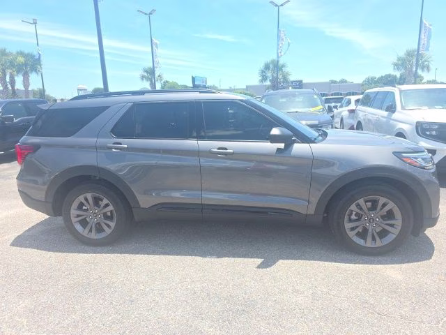 2026 Gray Metallic Ford Explorer Active 4X4 SUV