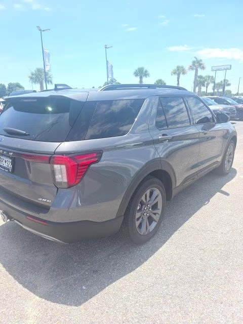 2026 Gray Metallic Ford Explorer Active 4X4 SUV