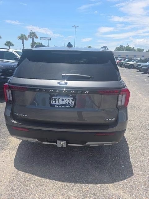 2026 Gray Metallic Ford Explorer Active 4X4 SUV