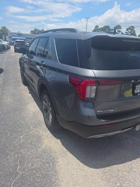 2026 Gray Metallic Ford Explorer Active 4X4 SUV