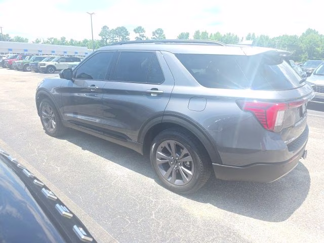 2026 Gray Metallic Ford Explorer Active 4X4 SUV