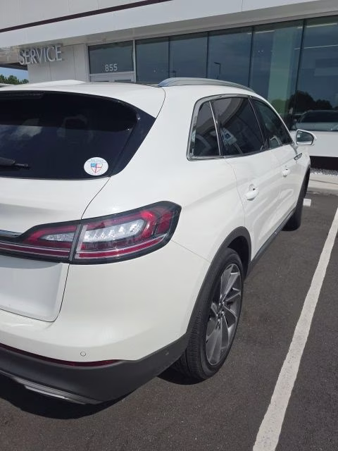 2022 White Metallic Lincoln Nautilus Reserve FWD SUV