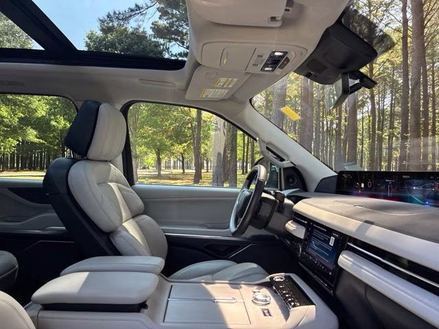 2025 Starlight Lincoln Navigator L Reserve 4X4 SUV