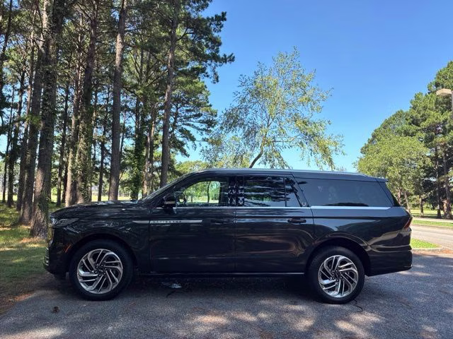 2025 Starlight Lincoln Navigator L Reserve 4X4 SUV