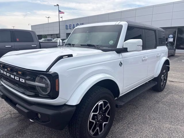 2024 Oxford White Ford Bronco Outer Banks 4X4 SUV
