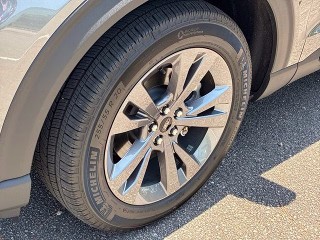 2026 Gray Metallic Ford Explorer Active 4X4 SUV